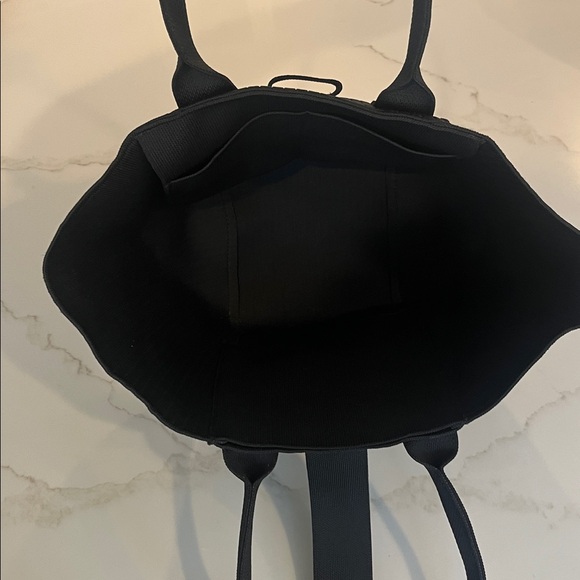 VIVAIA The Trapeze Tote Bag - Picture 13 of 15